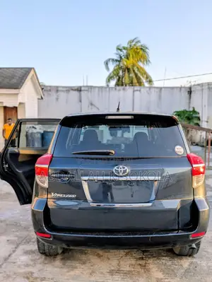 Toyota Vanguard 2012 Black