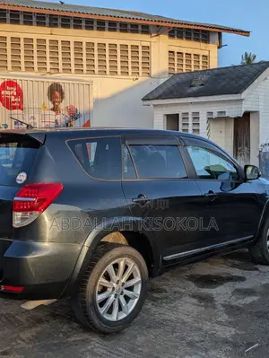 Toyota Vanguard 2012 Black
