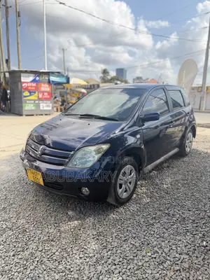Toyota IST 2004 Blue