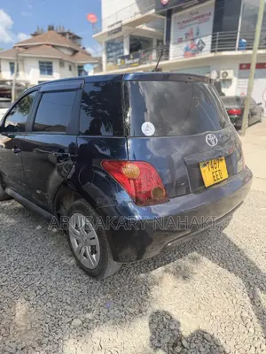 Toyota IST 2004 Blue
