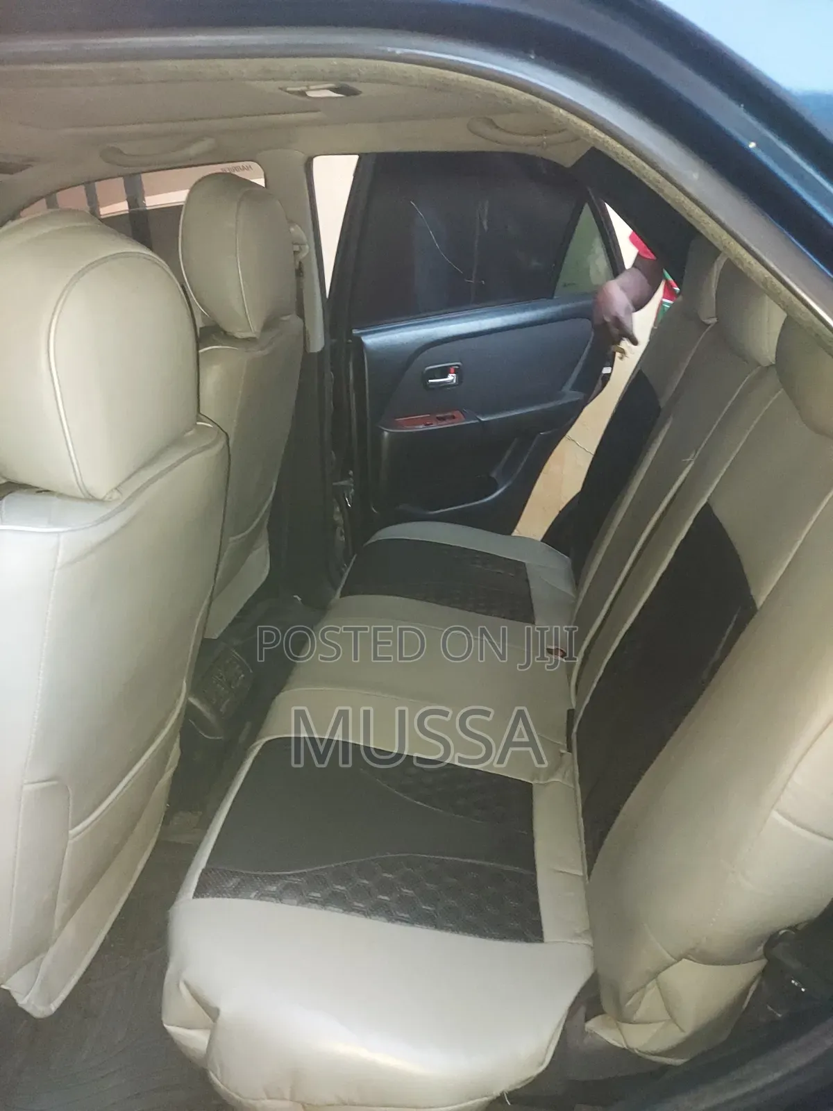 Car 2010 Black