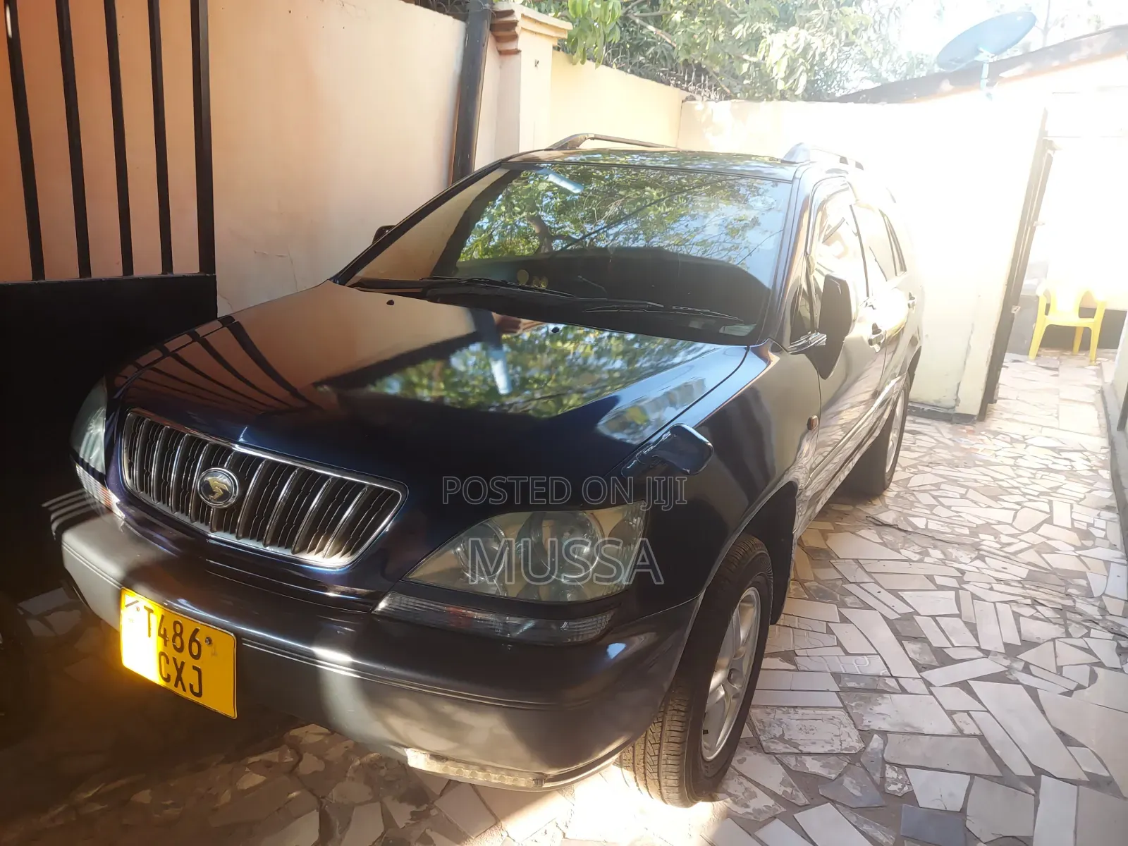 Car 2010 Black