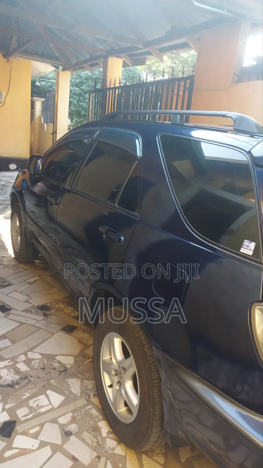 Car 2010 Black
