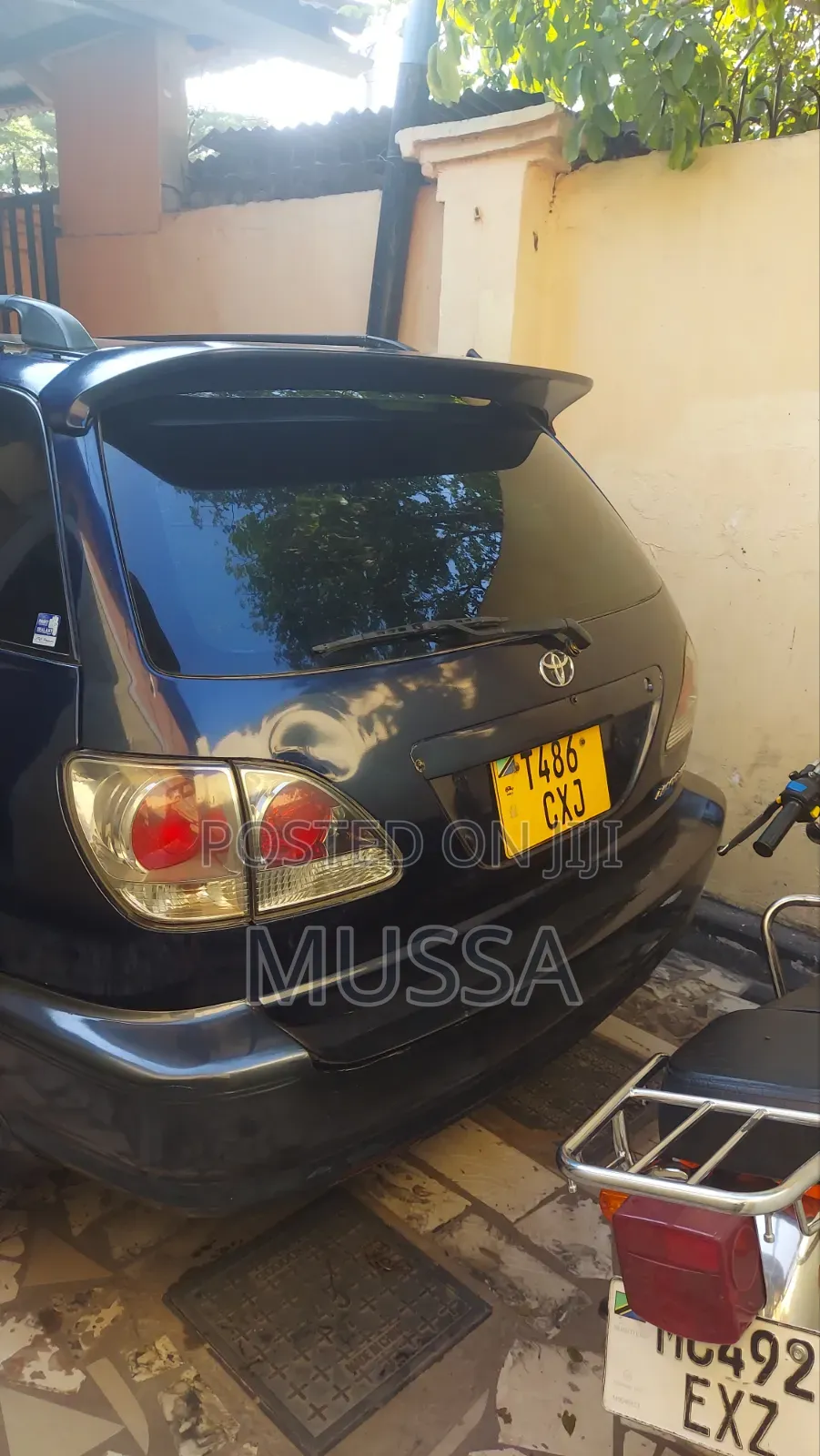 Car 2010 Black