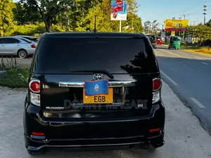 Toyota Corolla Rumion 2009 Black