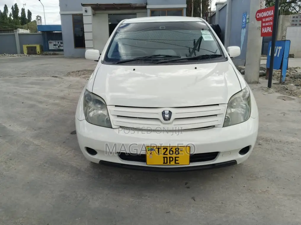 Toyota IST 2004 White