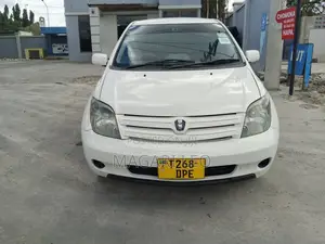 Toyota IST 2004 White
