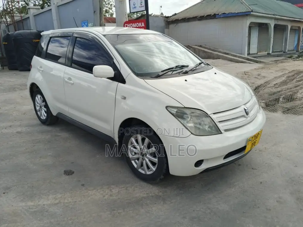 Toyota IST 2004 White