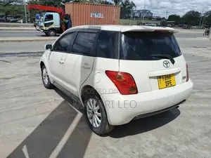 Toyota IST 2004 White