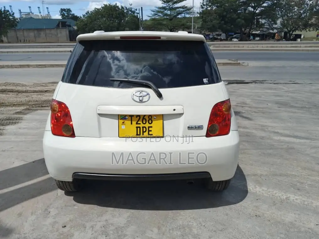 Toyota IST 2004 White