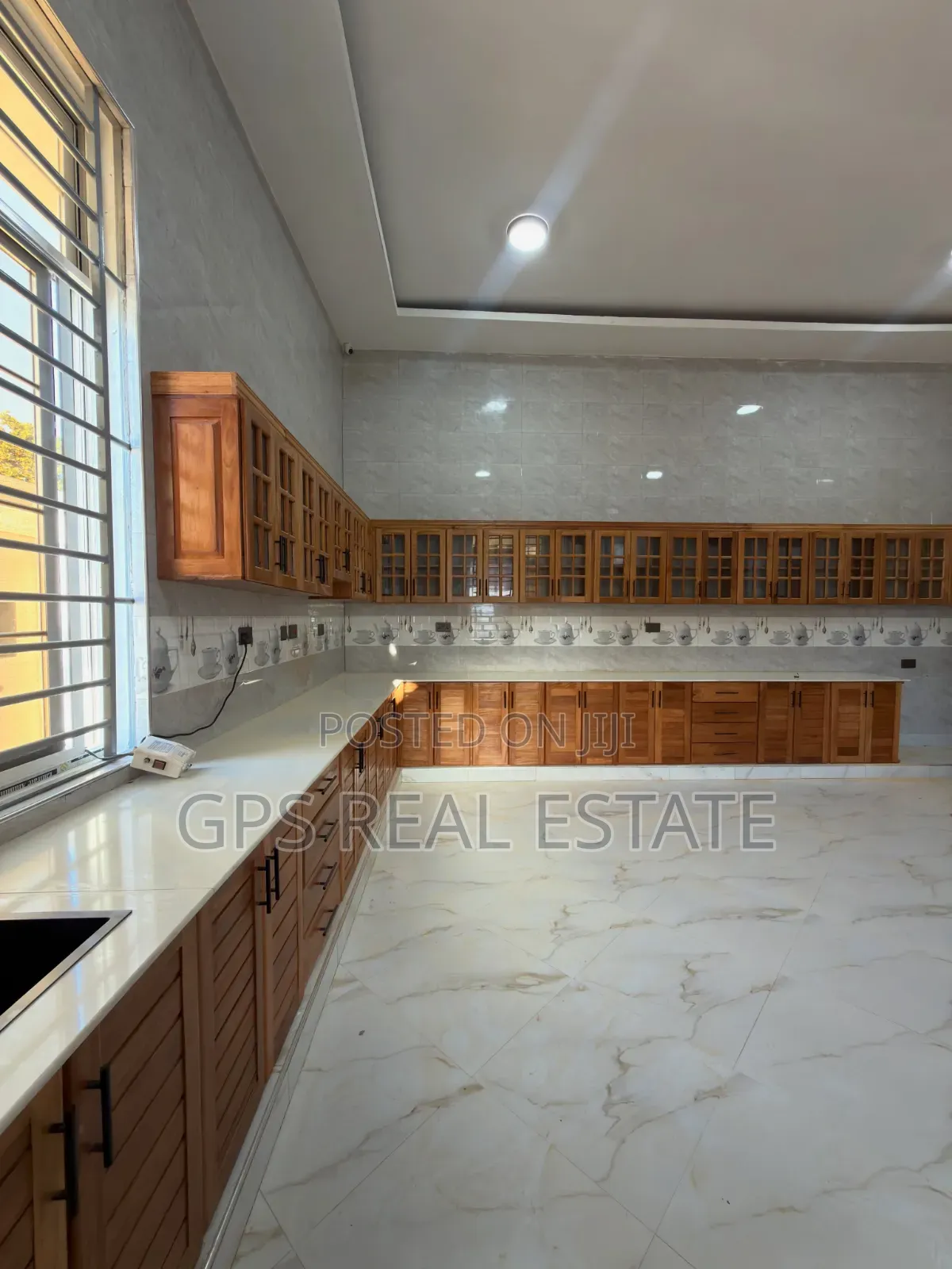 8bdrm House in Goba Center, Kinondoni for sale