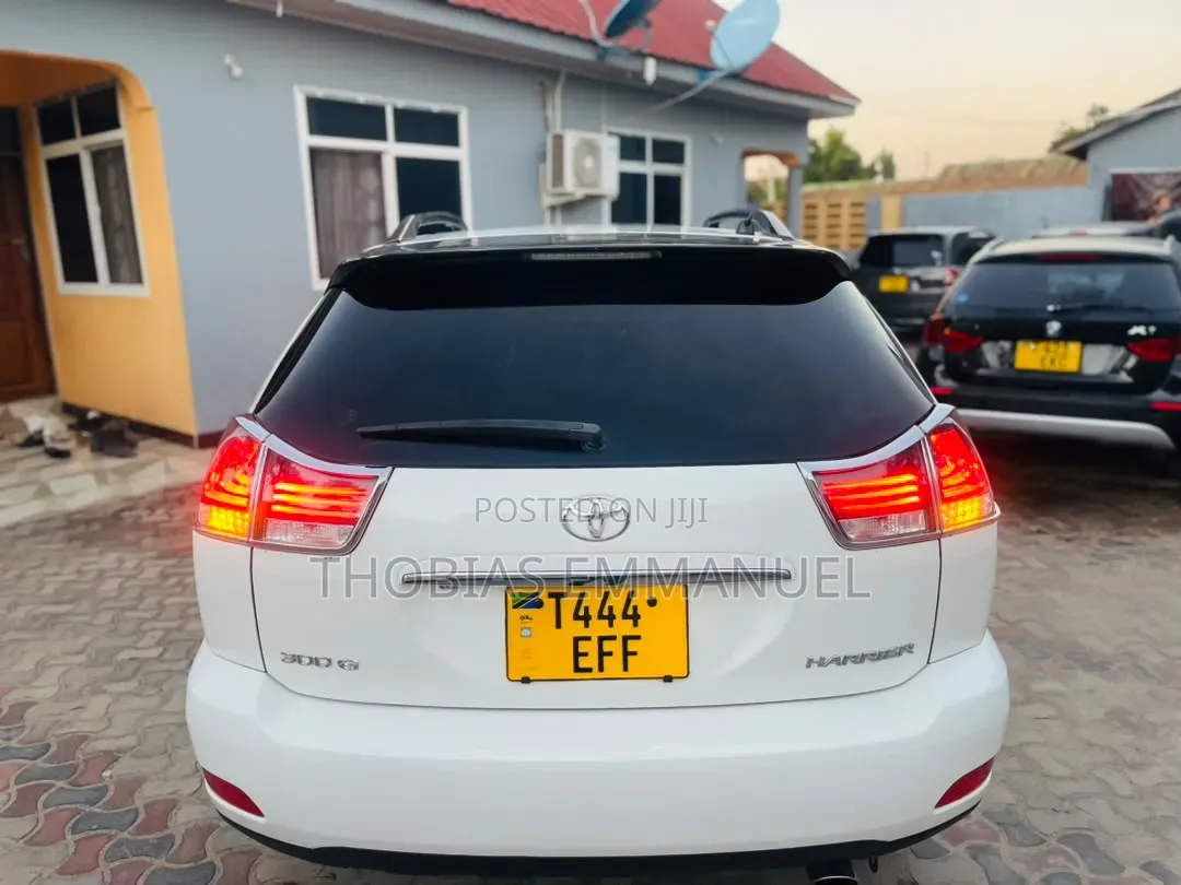 Toyota Harrier 2006 White