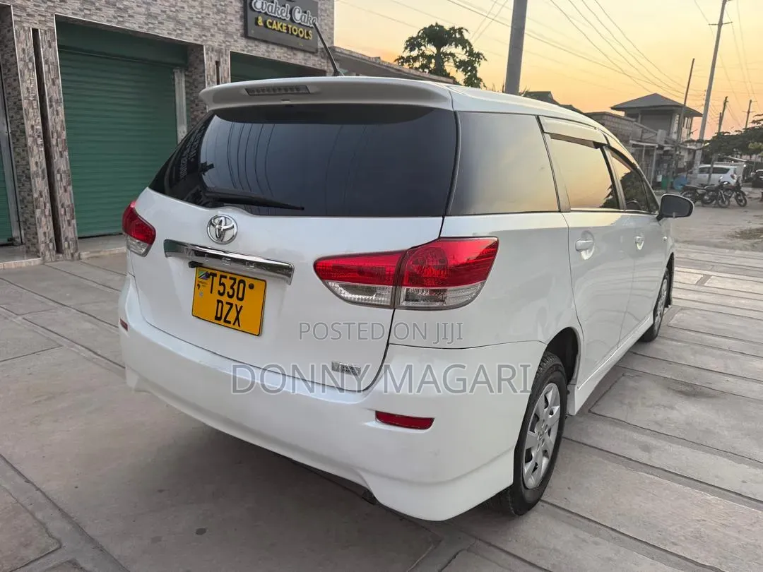 Toyota Wish 2011 White