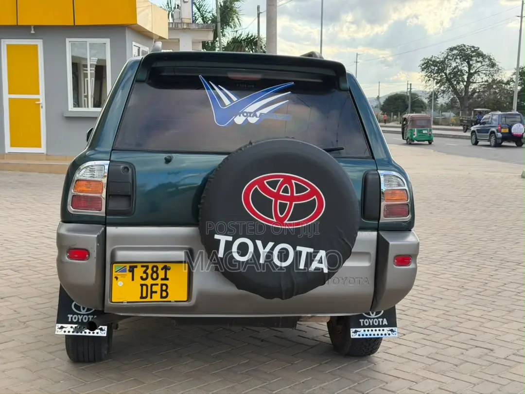 Toyota RAV4 1999 Green
