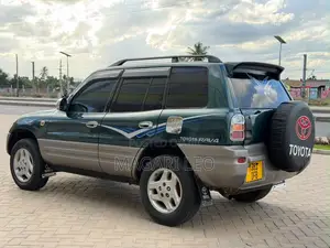 Toyota RAV4 1999 Green