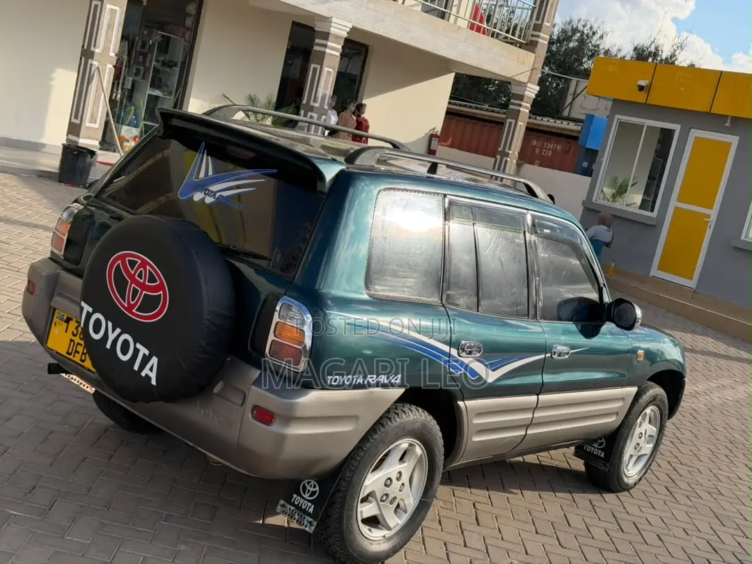 Toyota RAV4 1999 Green