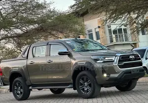 Toyota Hilux 2023 Beige