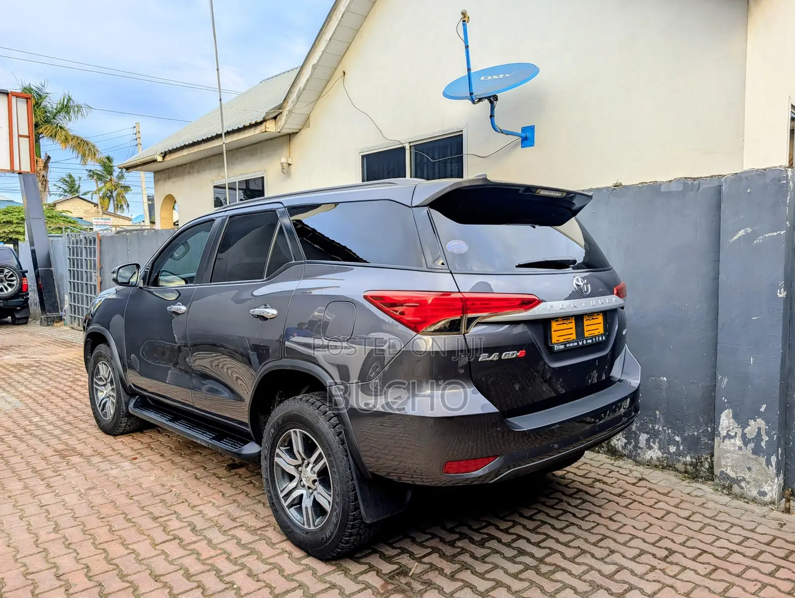 Toyota Fortuner 2022 Gray