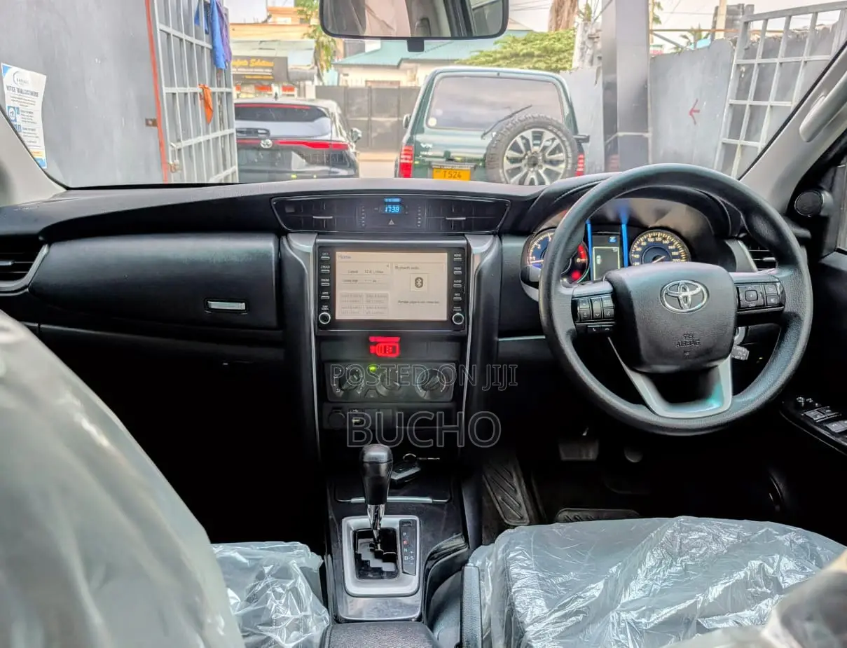 Toyota Fortuner 2022 Gray