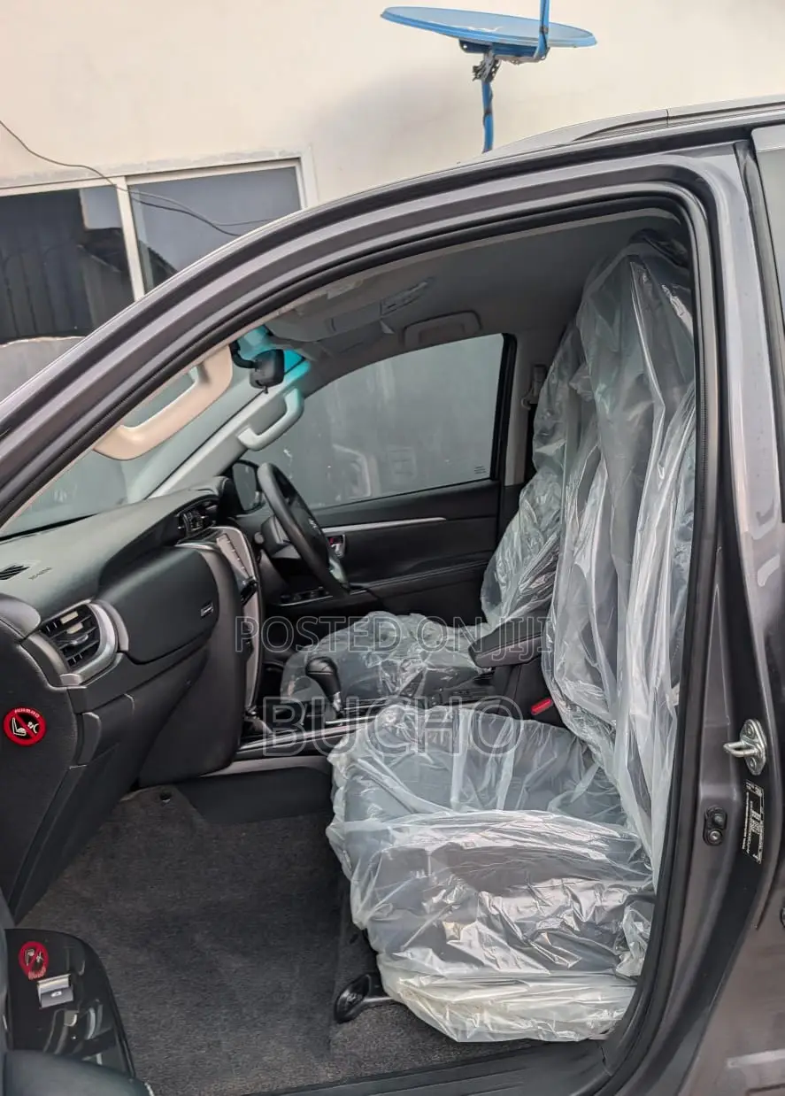 Toyota Fortuner 2022 Gray