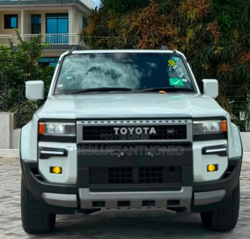 Toyota Land Cruiser Prado 2025 White