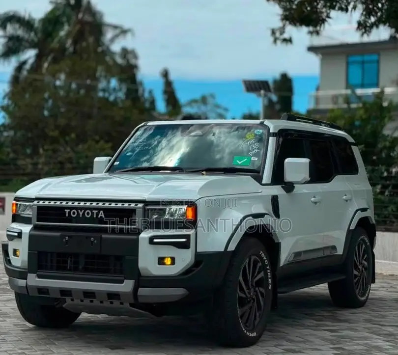 Toyota Land Cruiser Prado 2025 White