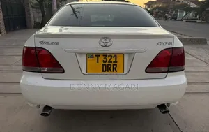 Toyota Crown 2006 White