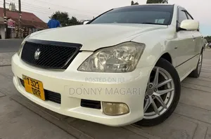 Toyota Crown 2006 White