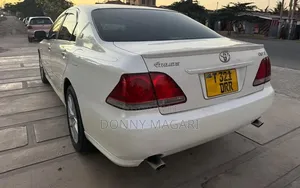 Toyota Crown 2006 White