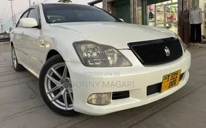 Toyota Crown 2006 White