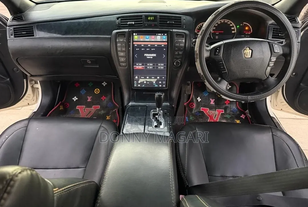 Toyota Crown 2006 White