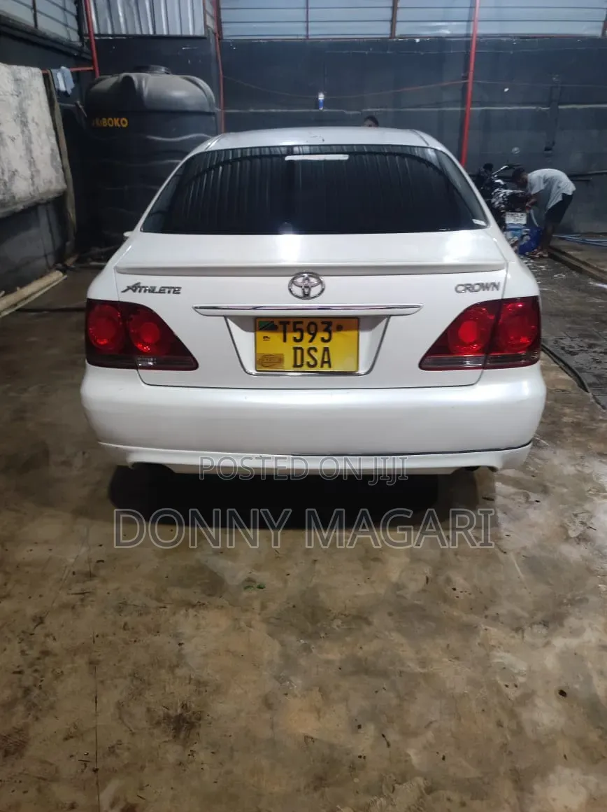 Toyota Crown 2006 White