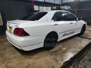 Toyota Crown 2006 White