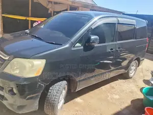 Toyota Noah 2.0 FWD (8 Seater) 2005 Black