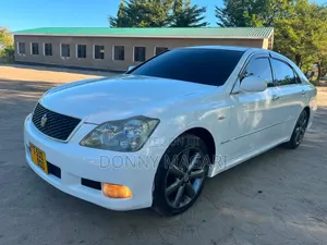 Toyota Crown 2006 White