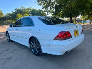 Toyota Crown 2006 White