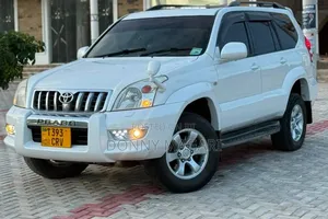 Toyota Land Cruiser Prado 2006 White