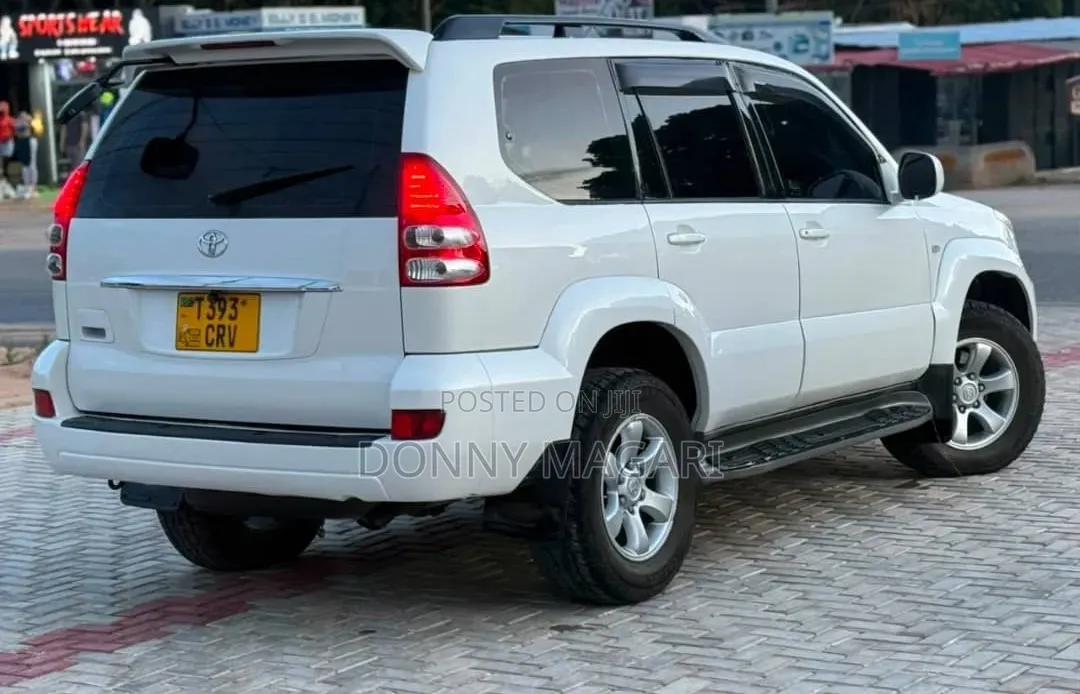 Toyota Land Cruiser Prado 2006 White