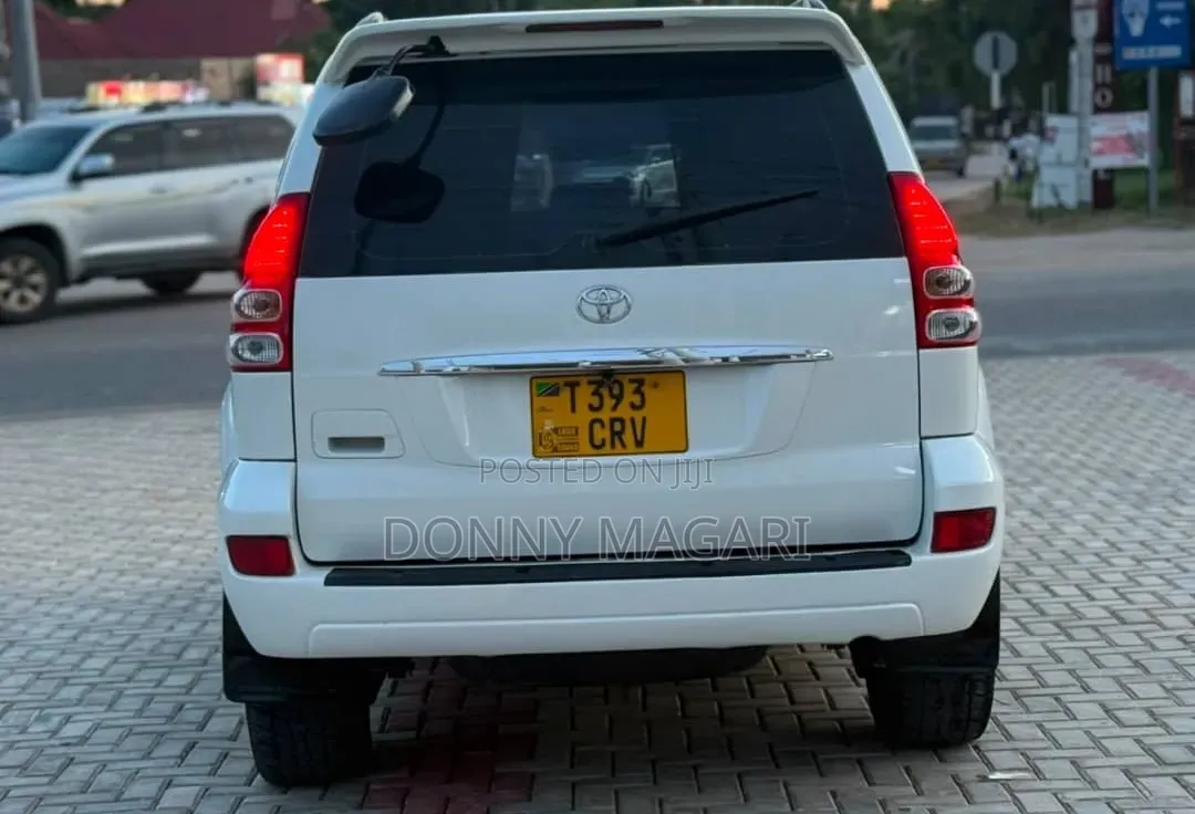 Toyota Land Cruiser Prado 2006 White