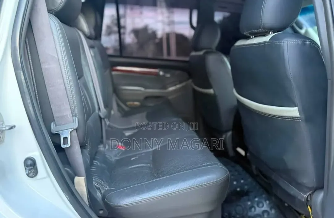 Toyota Land Cruiser Prado 2006 White