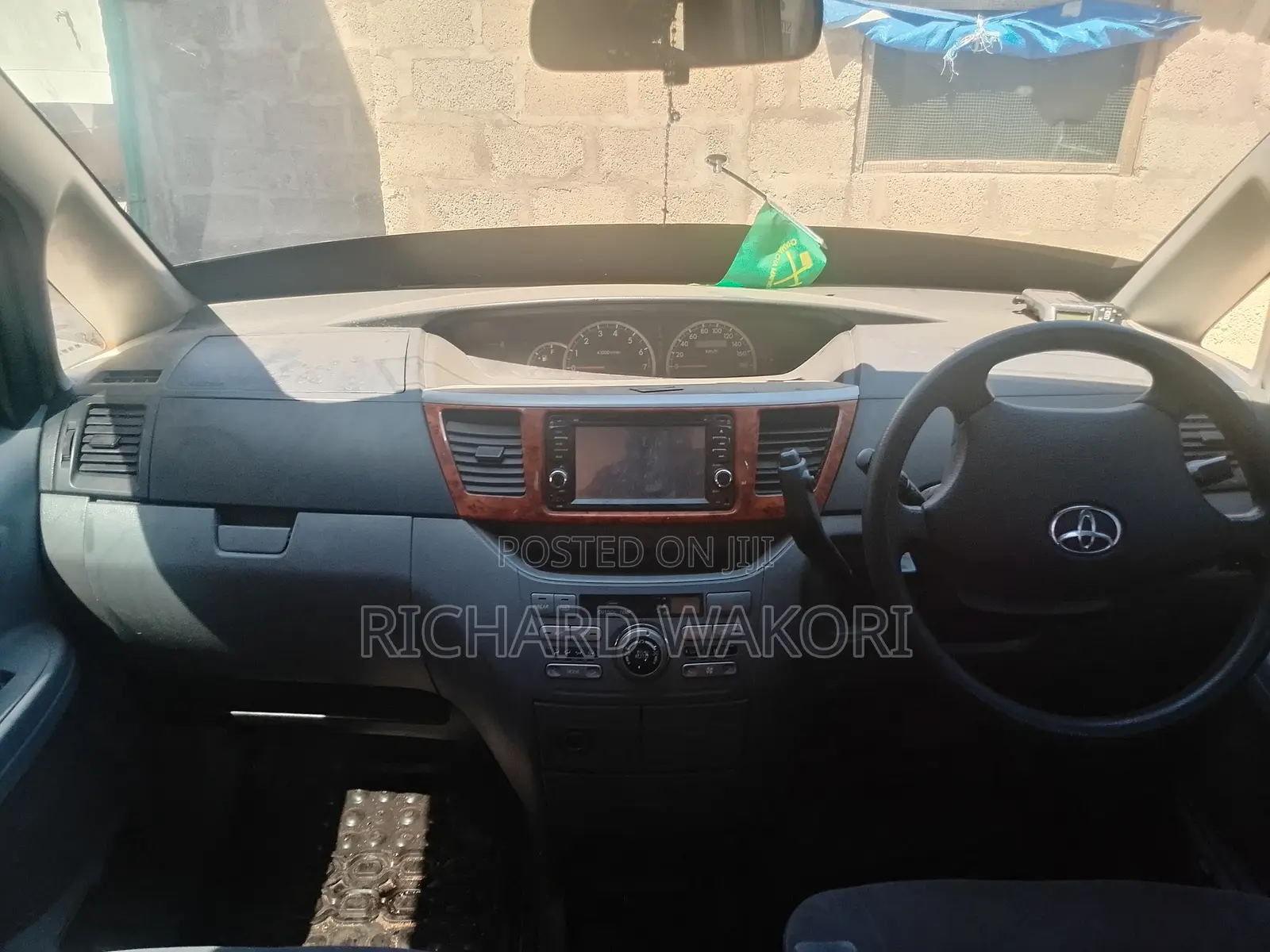 Toyota Noah 2.0 FWD (8 Seater) 2005 Black