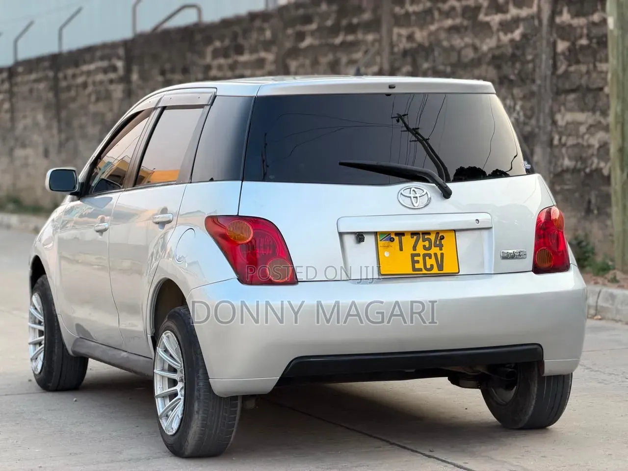 Toyota IST 2003 Silver