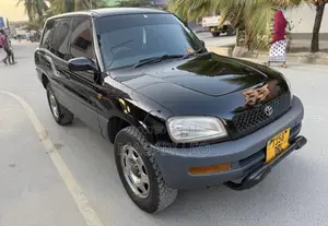 Toyota RAV4 Base FWD 1999 Black