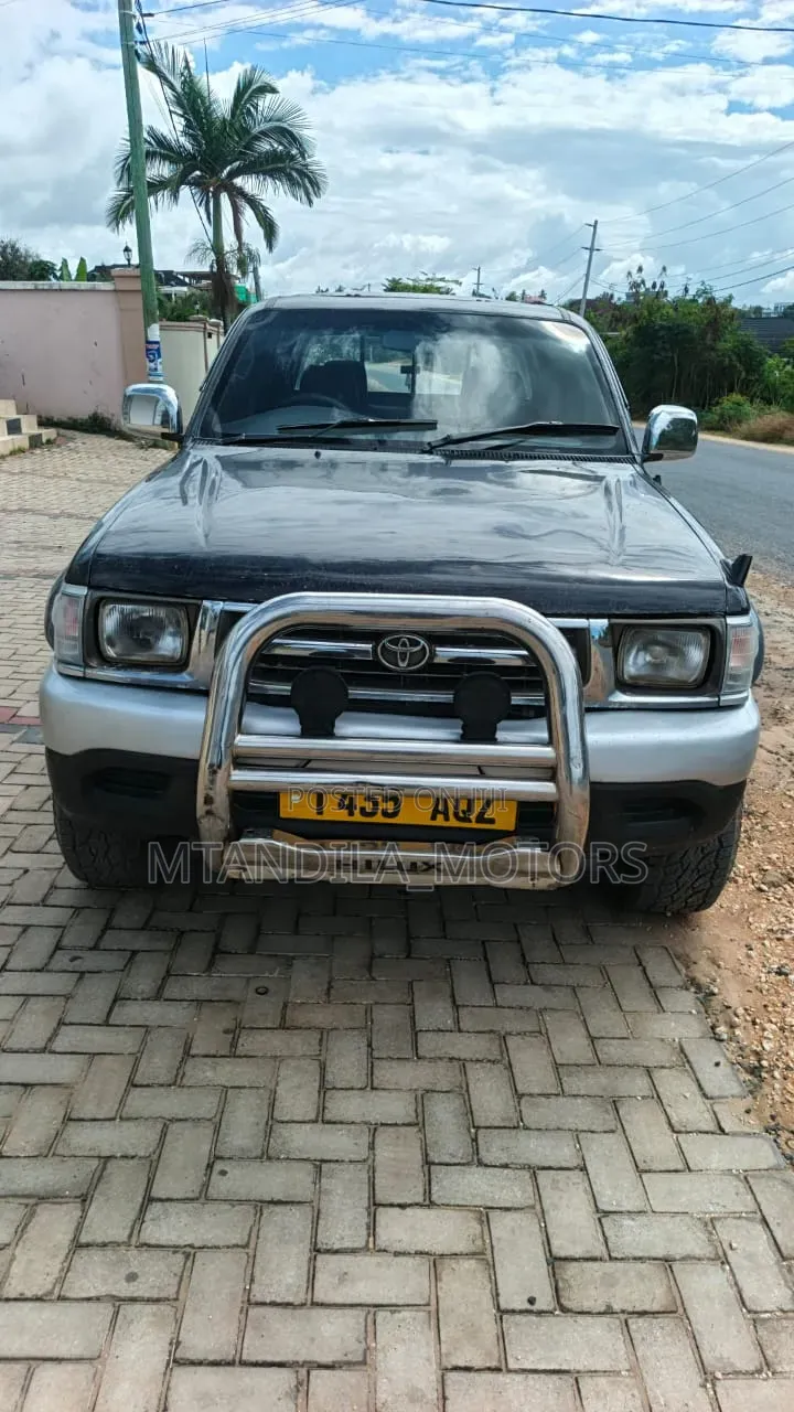 Toyota Hilux 1997 Black