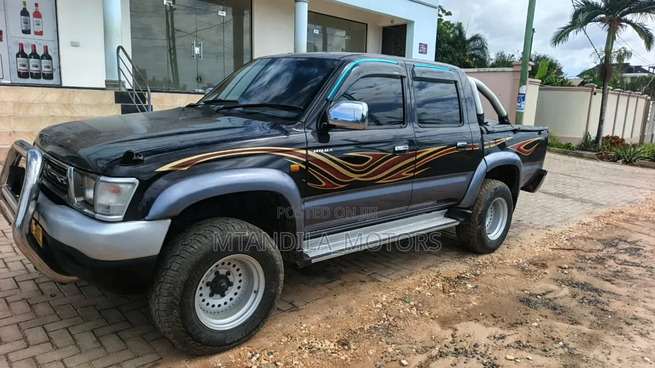 Toyota Hilux 1997 Black
