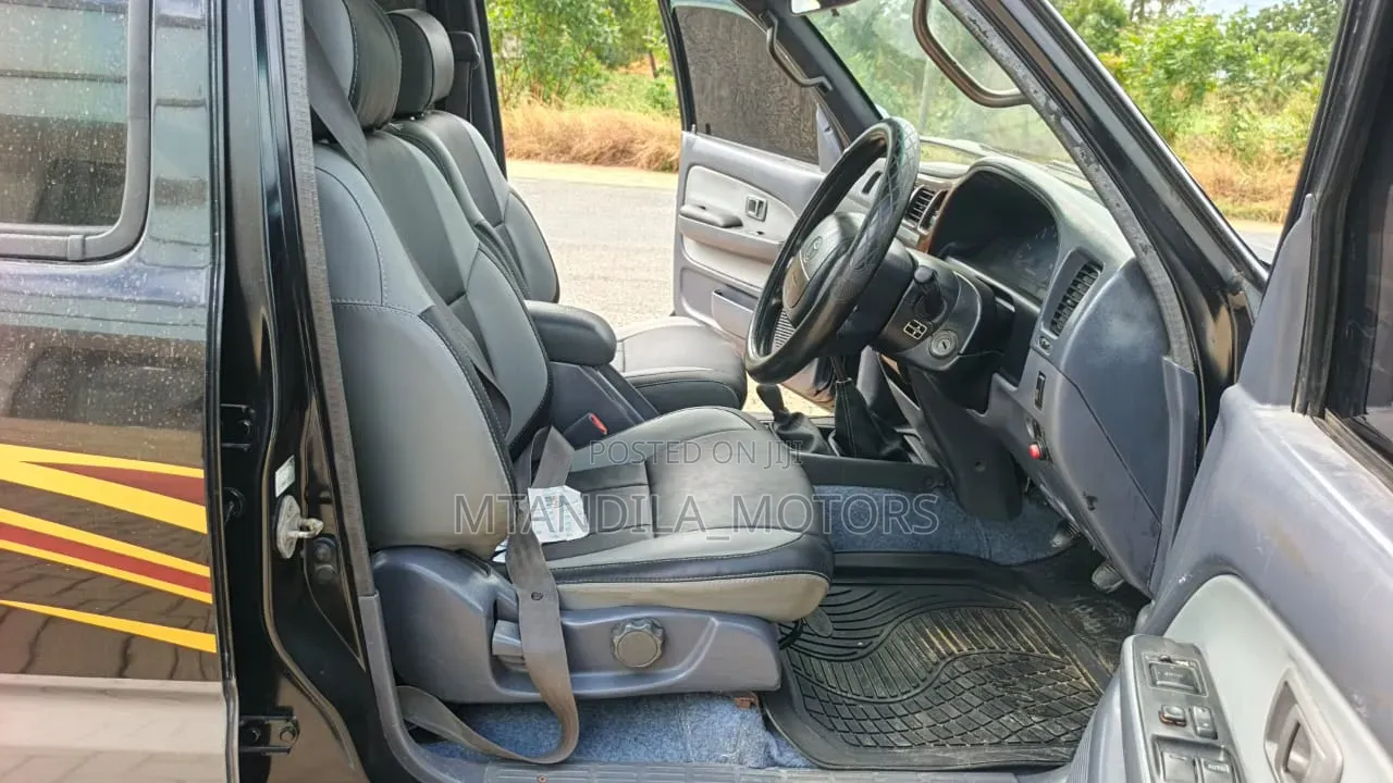 Toyota Hilux 1997 Black
