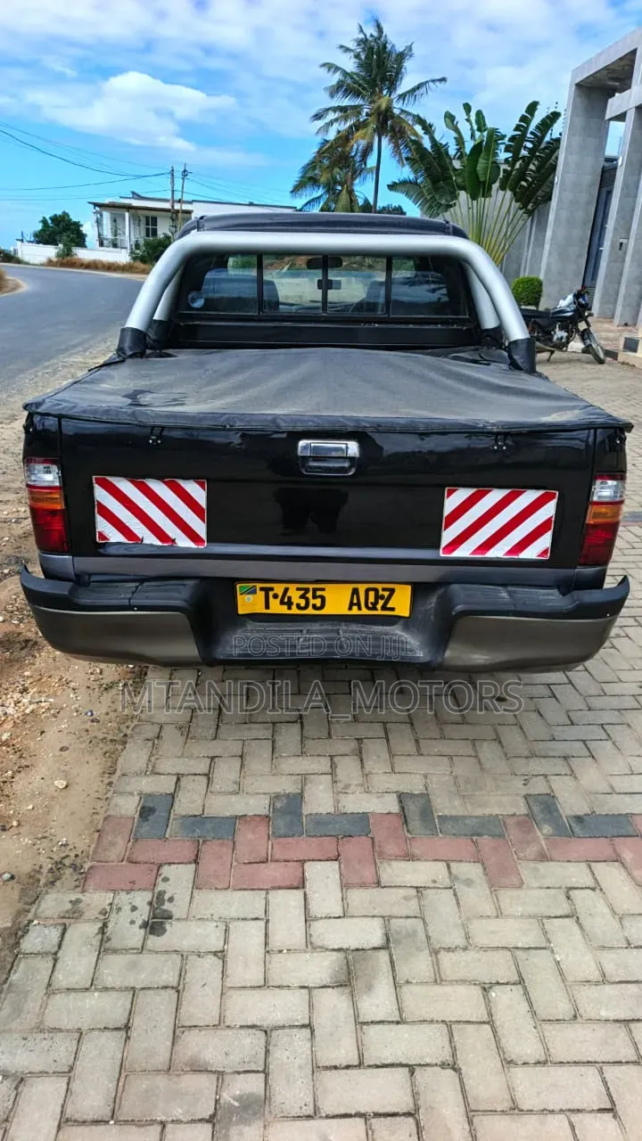 Toyota Hilux 1997 Black